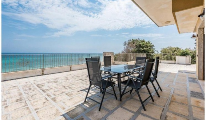 Villa Capitolo - Terrace with fantastic sea view