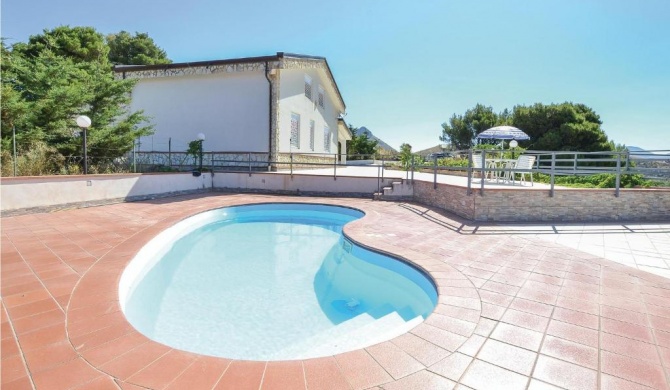 Nice home in Monreale with 5 Bedrooms, WiFi and Outdoor swimming pool