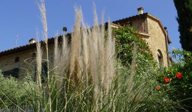 Casa Leonardo, Montaione, Mura