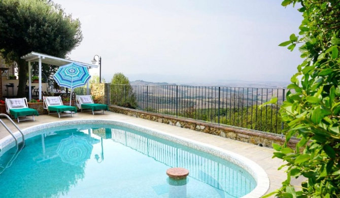 Casa Vacanze per 12 persone con piscina privata