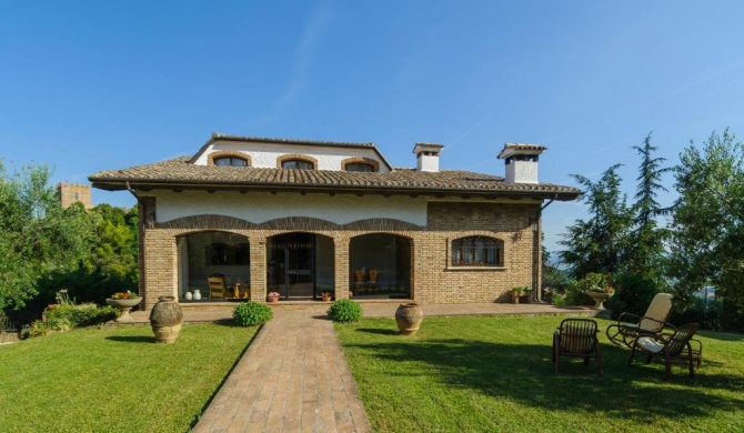 Villa Mery sui colli della riviera di Rimini ideale per grandi gruppi