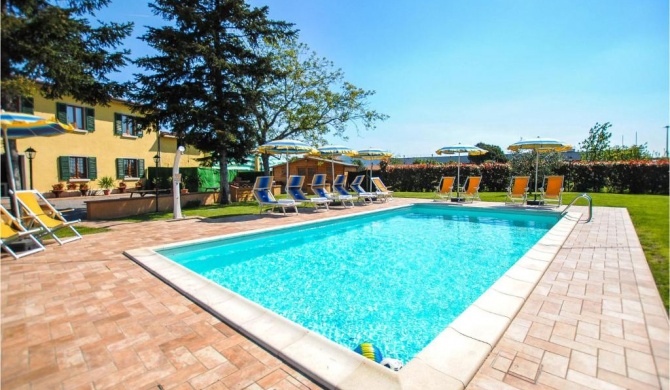 Nice apartment in Montecatini Terme with WiFi, 2 Bedrooms and Outdoor swimming pool