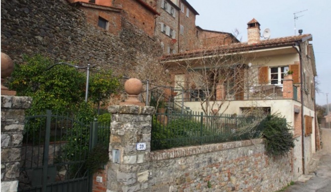 Casabella With Hot Tub In The Garden - Happy Rentals