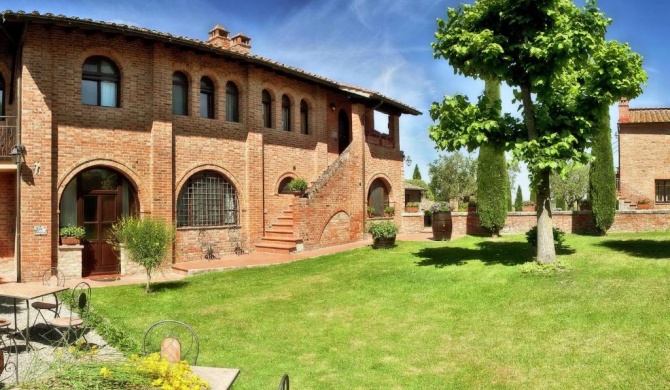 Vintage Mansion in Montepulciano with Shared Pool