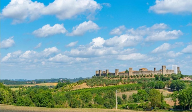 Beautiful apartment in Monteriggioni with WiFi and 3 Bedrooms