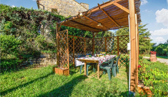 Stunning apartment in Monteriggioni with 2 Bedrooms and WiFi