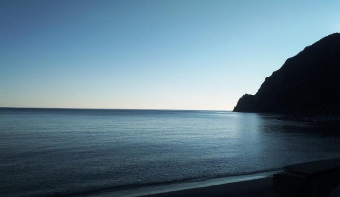 MONTEROSSO...A DUE PASSI DAL MARE