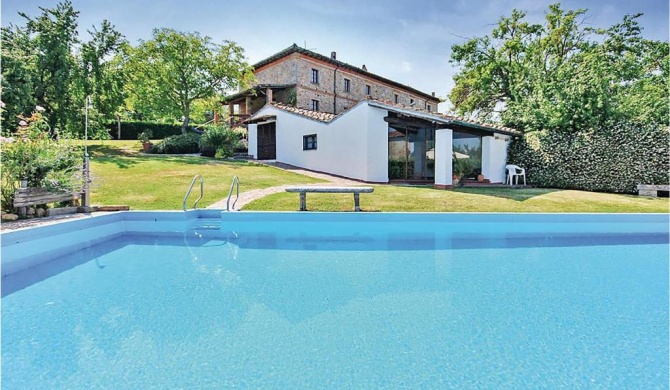 Amazing home in Monticiano with 4 Bedrooms, WiFi and Outdoor swimming pool