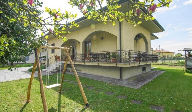Beautiful home in Montignoso with 2 Bedrooms and WiFi
