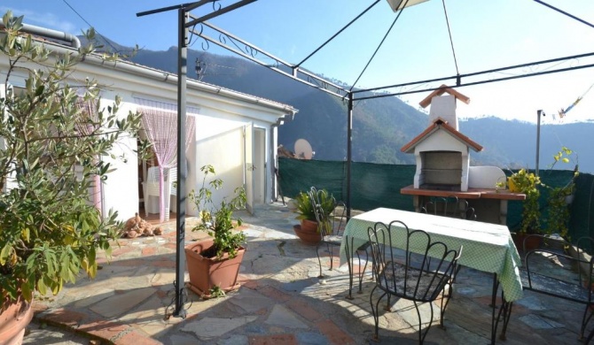 Modern Holiday Home in Montignoso near Aghinolfi Castle