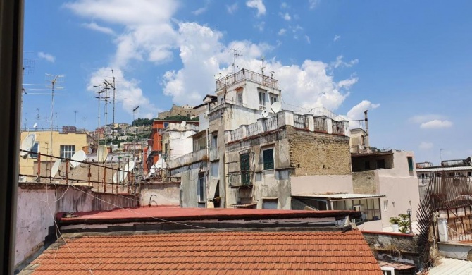 Casa rosi nel cuore di napoli